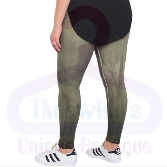 Plus Size•Olive Mineral Wash Legging - Picture 2 of 7